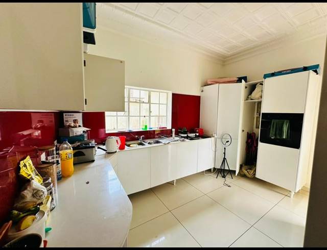 4 BEDROOM HOUSE FOR SALE IN KENSINGTON